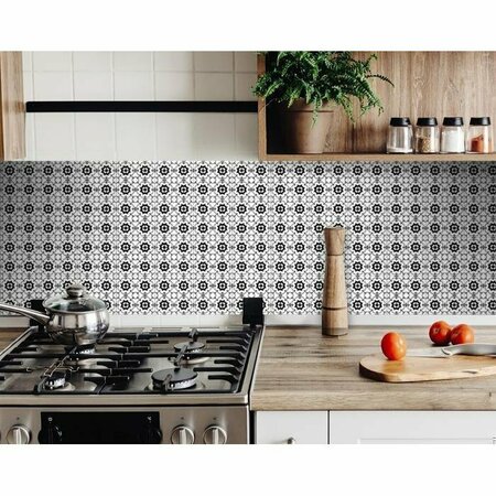 Homeroots 5 x 5 in. Black & White Gerber Peel & Stick Removable Tiles 399966